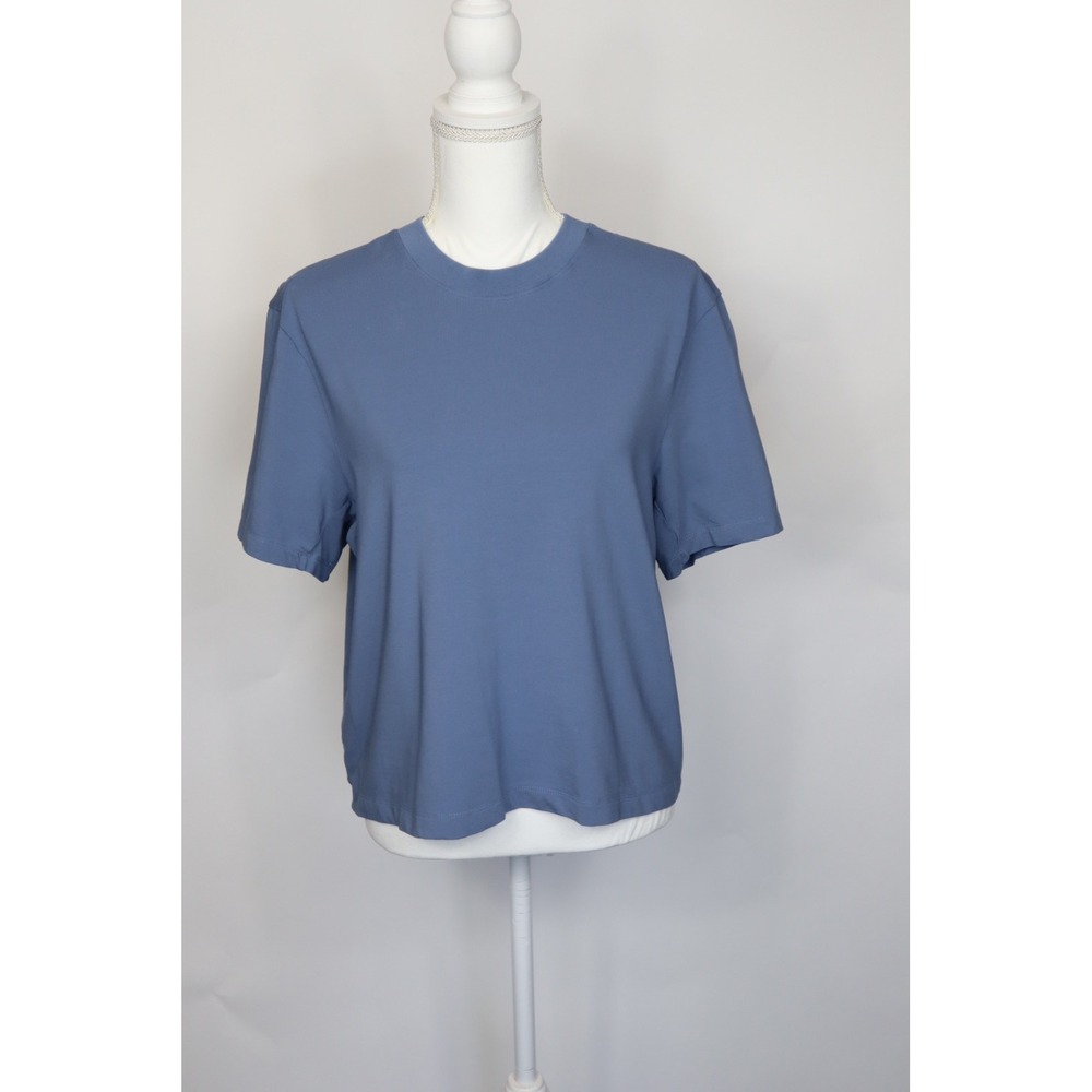 Lululemon Women's Blue Short Sleeve Shirt